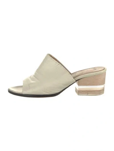 Pre-owned Dear Frances Leather Slides In Neutral