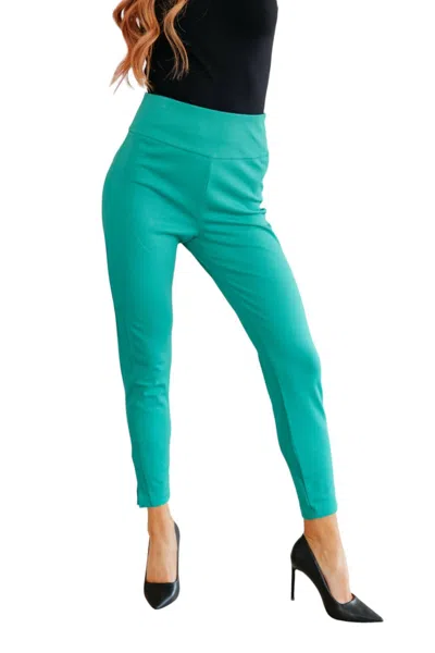 Dear Scarlett Magic Ankle Crop Skinny Pants In Kelly Green In Blue