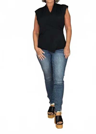 Dear Scarlett The Surplice Short Sleeves Top In Black