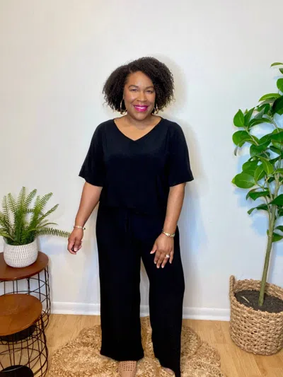 Dear Scarlett V-neckline Tunic Top And Pant Travel Set In Black