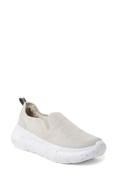 DEARFOAMS DEARFOAMS CRIMSON REGRIND ENERGY RETURN® SLIP-ON SNEAKER