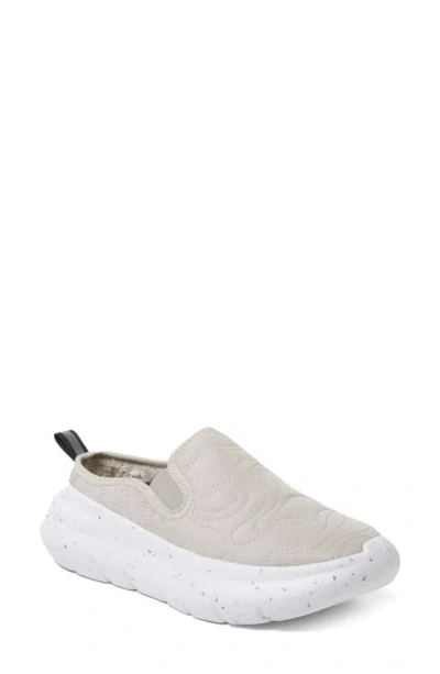 Dearfoams Findley Regrind Energy Return Clog Sneaker In White