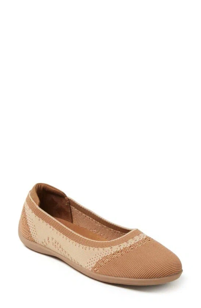 Dearfoams Flats In Brown