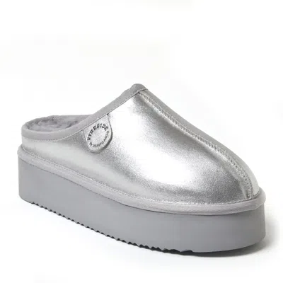 Dearfoams Women's Fireside By  Queenstown Platform Genuine Shearling Clog In Silver