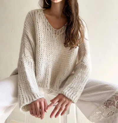 Debbie Katz Lula Sweater In Off White In Beige