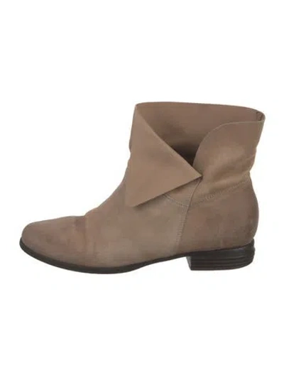 Pre-owned Dee Keller Suede Boots In Neutral