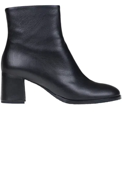 Del Carlo Holly Ankle Boots In Black