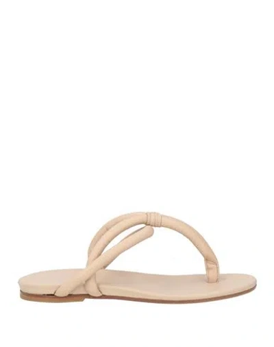 Del Carlo Woman Thong Sandal Beige Size 6 Leather