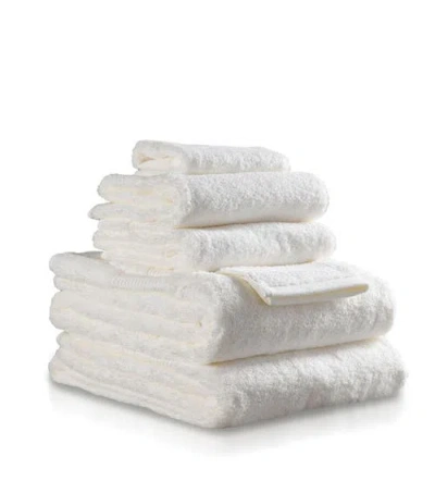Delilah Home Bath Towel 6 Piece Set In White