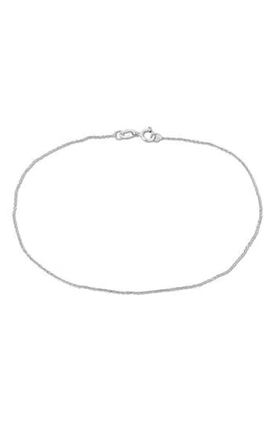 Delmar Dainty Curb Link Bracelet In Metallic