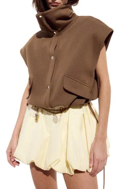 Deluc Alicante Vest In Brown