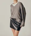 DELUC V-NECK SWEATER IN GRAY