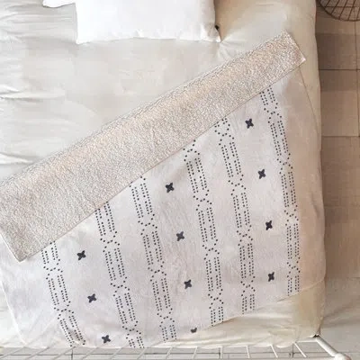 Deny Designs Holli Zollinger Blanket In Black;white