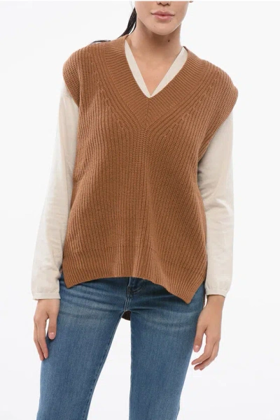 Department 5 Sleeveless V-neck Merinos Wool And Cashmere Rynis Sweater In Brown