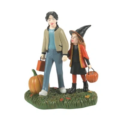 Department Five Disney Hot Properties Village Hocus Pocus Max & Dani Trick Or Treat Figurine 3.2in H In Orange;tan;blue;green