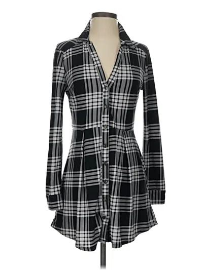 Pre-owned Derek Heart Long Sleeve Button Down Shirt In Black