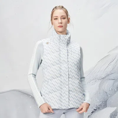 Descente 迪桑特女士光转热能收腰防羽绒马夹 In Gray