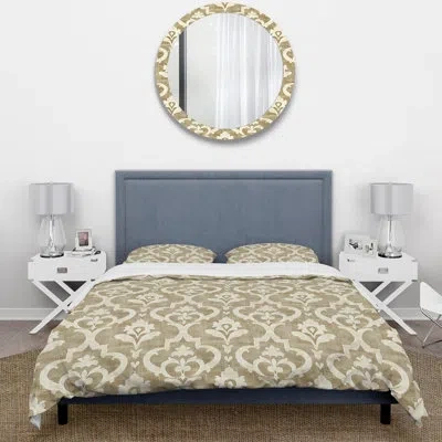 Design Art Beige White Quatrefoil Print Iii - Traditional Duvet Cover Set In White;beige
