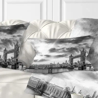 Design Art Black And White View Of London Panorama - Cityscape Printed Pillow