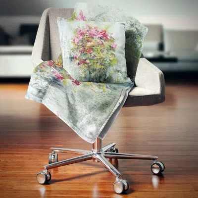 Design Art Bouquets Of Roses Art - Floral Printed Pillow In Green