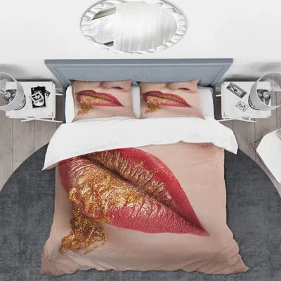 Design Art Close Up Lips With Red And Gold Make Up - Modern Duvet Cover Set - Microfiber Polyester In Red,gold