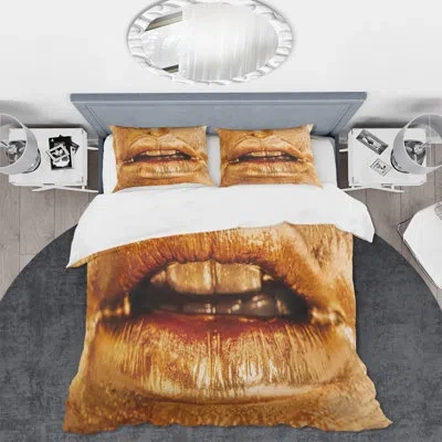 Design Art Close Up Of Woman Lips With Bright Golden Makeup - Modern Duvet Cover Set - Microfiber Polyester
