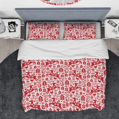 Design Art Designart Scandinavian Raindeed With Little Birds And Christmas Tree Duvet Cover Set In Red,white
