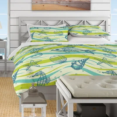 Design Art Designart Underwater Sea Life, Sea Horse And Star Fish Duvet Cover Set In Green,blue