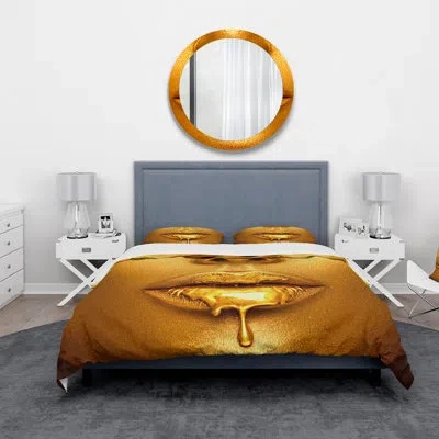 Design Art Gold Paint Drips From Sexy Woman Lips - Modern Comforter Bedding Set In White;gold