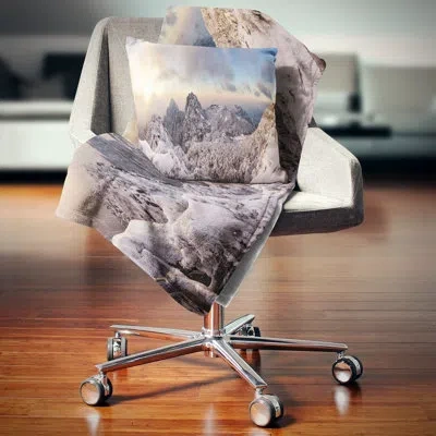 Design Art Landscape Wall Huangshan Hill Snow In Winter Pillow In White