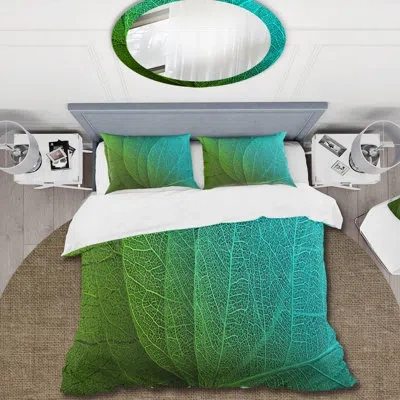 Design Art Macro Zoom Of Green Leaves - Traditional Duvet Cover Set - Microfiber Polyester