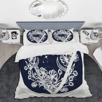 Design Art Magic Flowers Is Triangle - Vintage Duvet Cover Set - Microfiber Polyester In White;navy