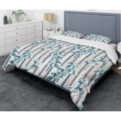 Design Art Retro Hand Drawn Lilies - Vintage Abstract Duvet Cover Set - Microfiber Polyester In Blue,off White