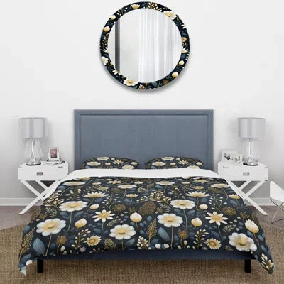 Design Art Tranquil Black And White Garden Blooms  I Tranquil Black And White Garden Blooms I - Floral Duvet Co In Black;white