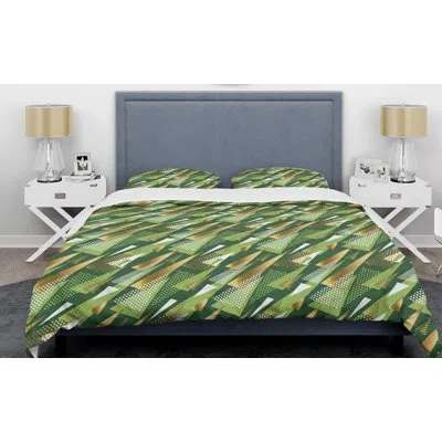 Design Art Triangular I Mid-century Duvet Cover Set In Green