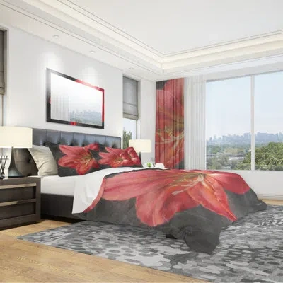 Design Art Vivid Lily Iii Shabby Duvet Cover Set In Red