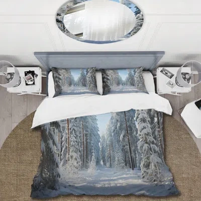Design Art Winter Snowy Evergreen Iii Beddingmicrofiber / Polyester Duvet Cover Set In Green