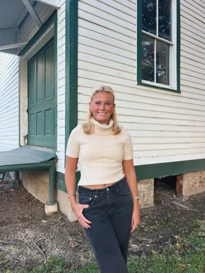 Design History Mimi Turtle Neck Top In Sand In White