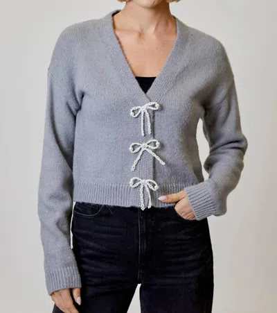 Design History Sara Bow Sweater In Silver In Gray