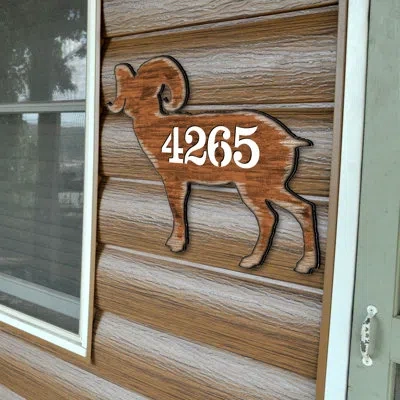 Designocracy Ram Wall Mount
