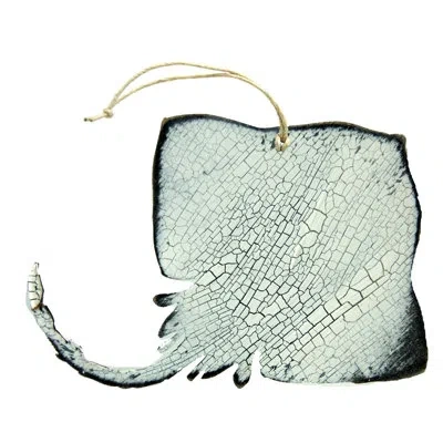Designocracy Stingray Rustic Wooden Ornament In Multicolor