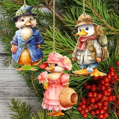 Designocracy Wooden Ornaments Set  Holiday Shaped Ornament