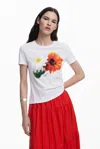 Desigual ぼかし花柄のtシャツ In White