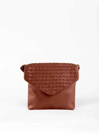 Deux Mains Envelope Crossbody In Brown