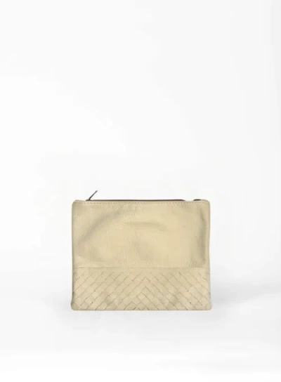 Deux Mains Woven Pouch In Brown