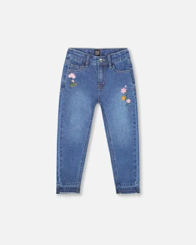 Deux Par Deux Kids'  Jeans With Frayed Hems And Floral Embroideries In Blue