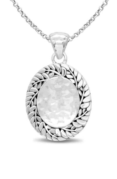 Devata Sterling Silver Filigree Pendant Necklace In Metallic
