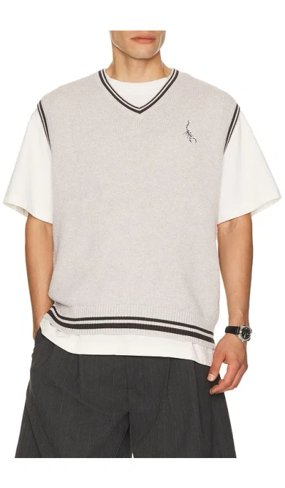 Devereux Golf Scorpion Vest In White