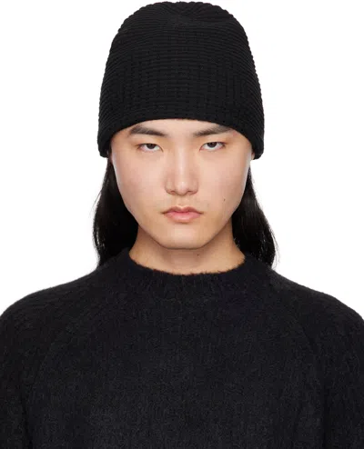 Devoa Black Knit Beanie