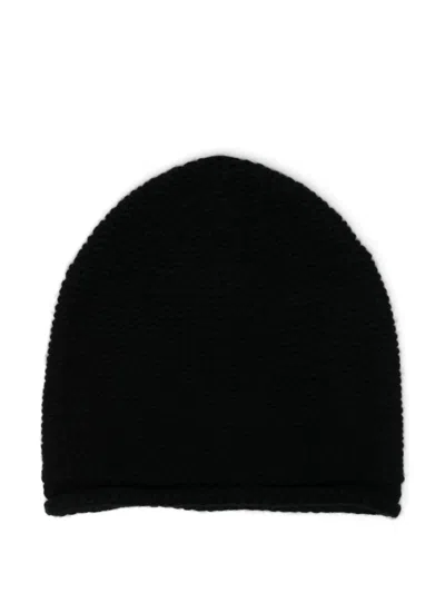 Devoa Knitted Beanie In Black